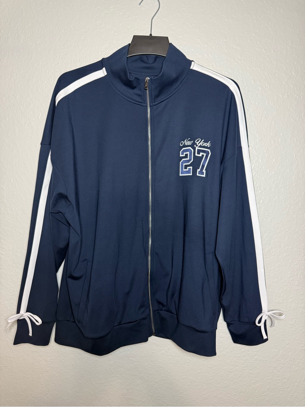 Hollister XL Navy Blue White Stripe Zip-Up Track Jacket Gilly Hicks bows NY 27